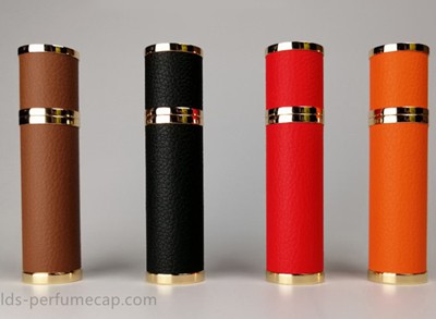 Luksuzna putna torbica sa sprejom s veganskom kožom i održivim dizajnom